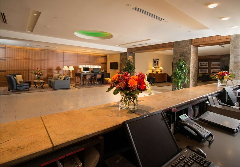 Hilton Indianapolis Hotel & Suites