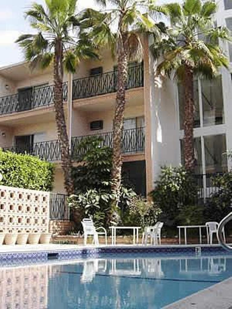 Royal Century Hotel