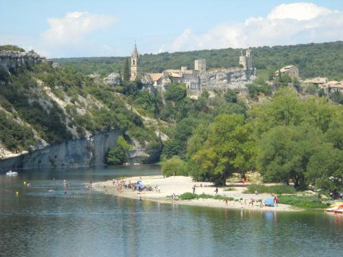 Bed & Breakfast Chambres D'h�tes De Ca�re No�