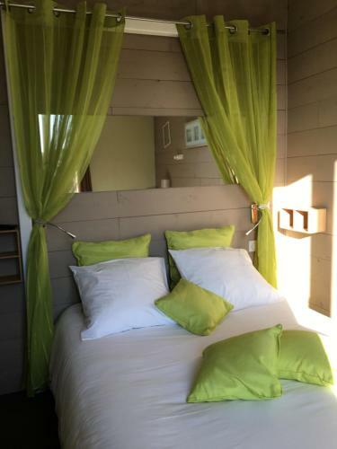 Hotel H�tel L'ostr�i