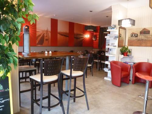 Hotel H�tel L'ostr�i