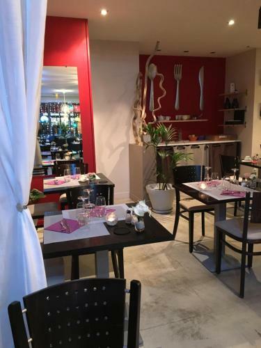 Hotel H�tel L'ostr�i