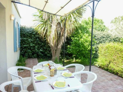 Holiday Home Les Bardi�res