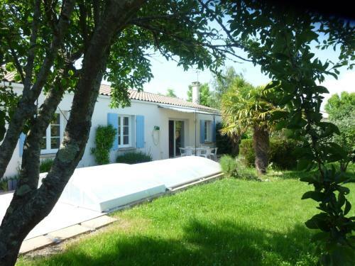 Holiday Home Les Bardi�res
