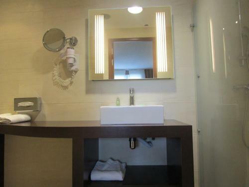 Hotel Kyriad Prestige Montpellier Ouest - Croix D'argent - A709