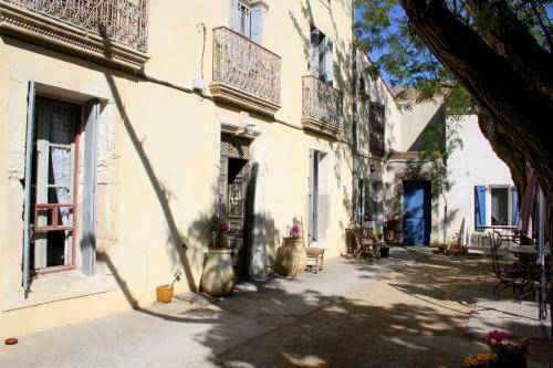 Mas De Bellegou Bed And Breakfast