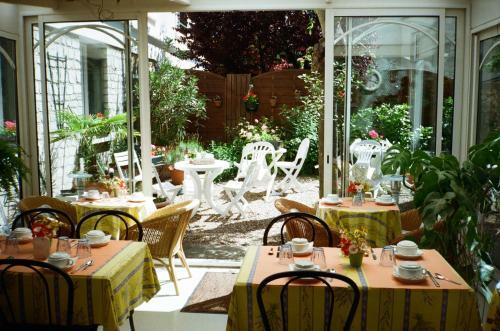Hotel H�tel Beaus�jour