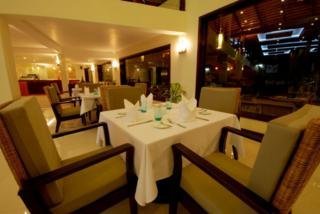 Almond Hotel - Phnom Penh