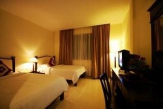 Almond Hotel - Phnom Penh