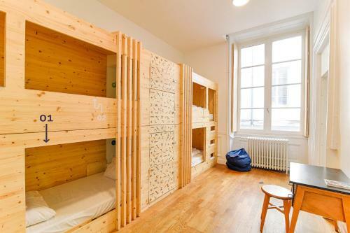 Away Hostel & Coffee Shop