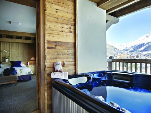 Hotel H�tel Les Barmes De L'ours