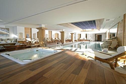Hotel H�tel Les Barmes De L'ours