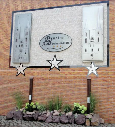 Hotel Und Pension Am Burchardikloster