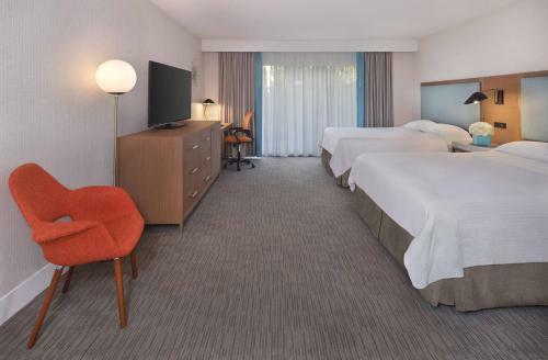 Anaheim Plaza Hotel And Suites