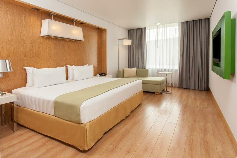 Hotel NH Collection M�xico City Airport T2