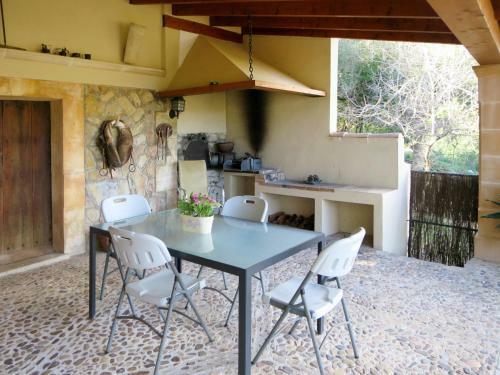 Holiday Home Bibiloni (ont100)