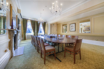 Hotel Richmond Gate