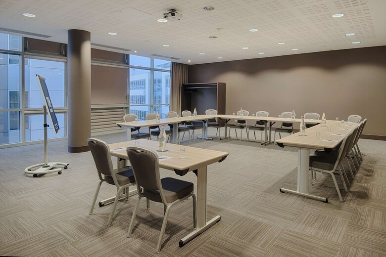 Hotel NH Lyon Airport