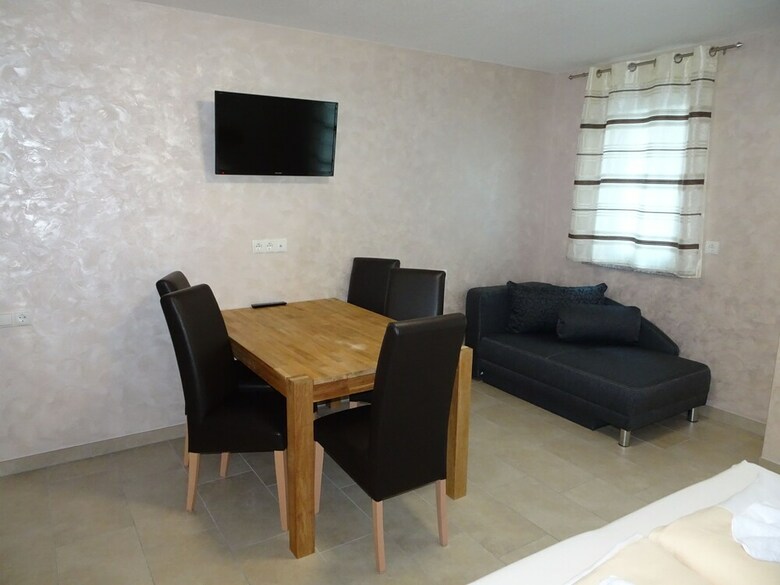 Hilda Apartments