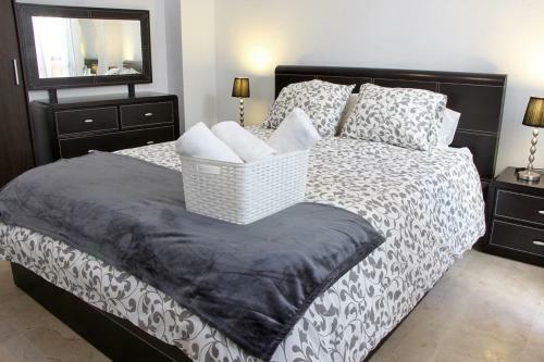 Apartamentos Puente Miraflores
