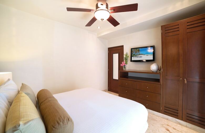 Maya Villa Condo Hotel