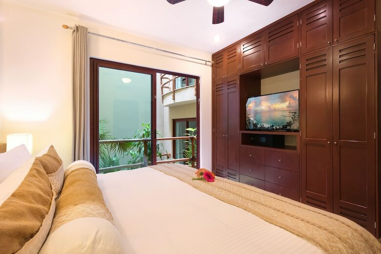 Maya Villa Condo Hotel
