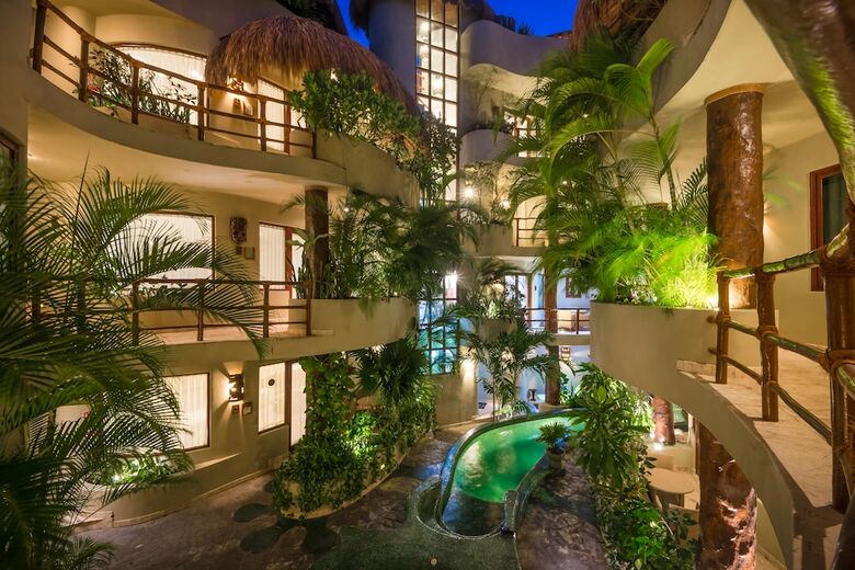 Maya Villa Condo Hotel