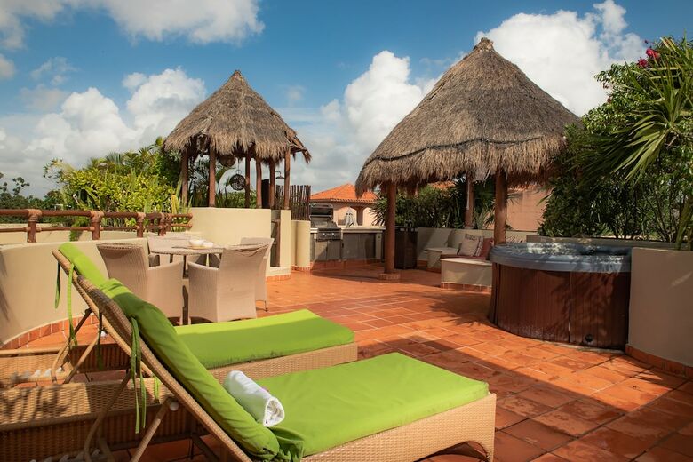 Maya Villa Condo Hotel