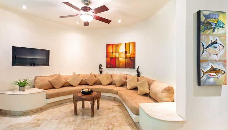Maya Villa Condo Hotel