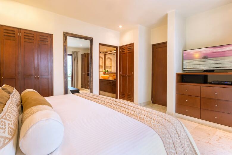 Maya Villa Condo Hotel
