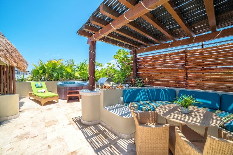 Maya Villa Condo Hotel