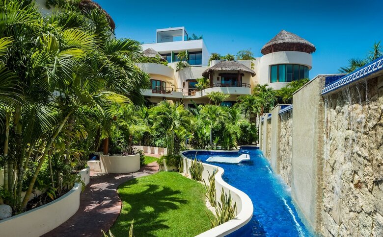 Porto Playa Condo Hotel