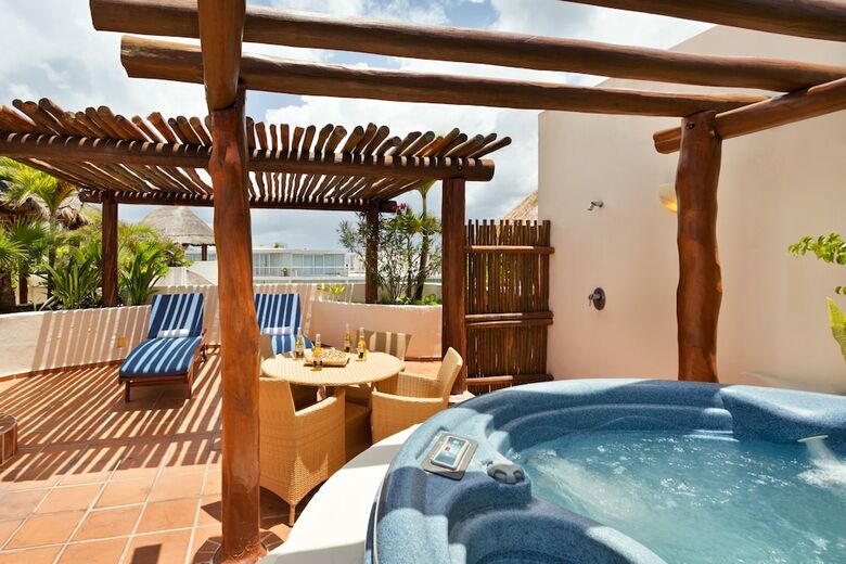 Porto Playa Condo Hotel
