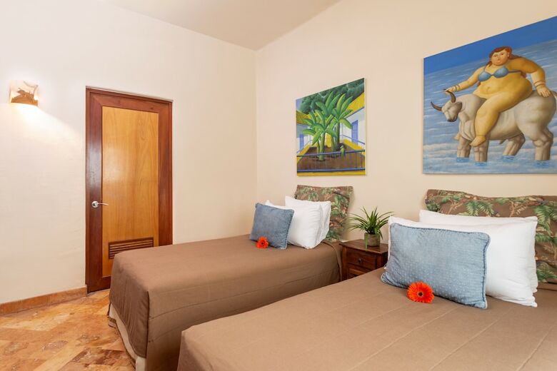 Porto Playa Condo Hotel