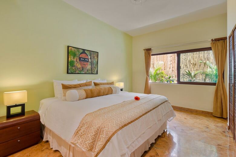 Porto Playa Condo Hotel
