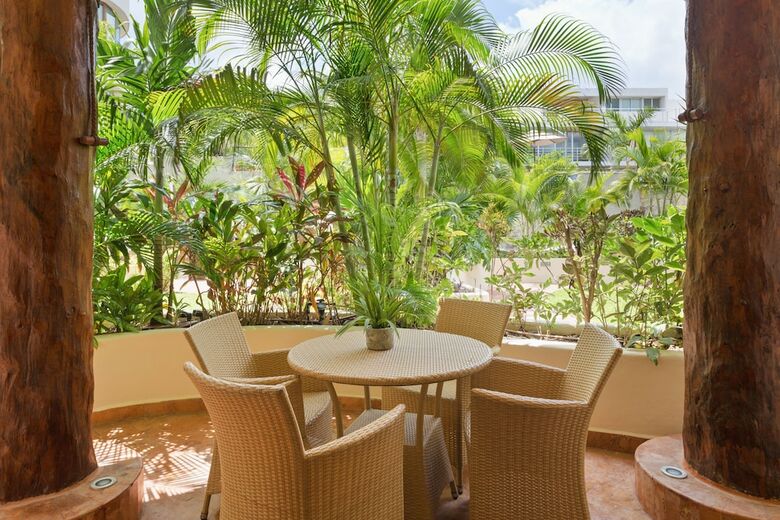 Porto Playa Condo Hotel