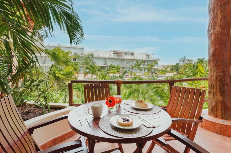 Porto Playa Condo Hotel
