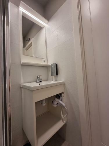 Hostal Le Petit Pal�-velarde