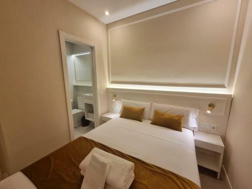 Hostal Le Petit Pal�-velarde