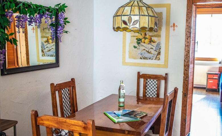 Hostal G�stehaus - Wirtshaus Zum Felsen