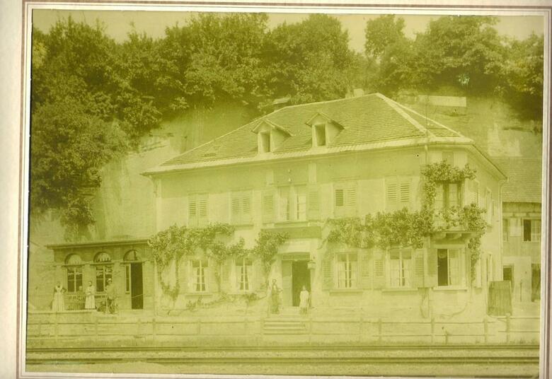 Hostal G�stehaus - Wirtshaus Zum Felsen