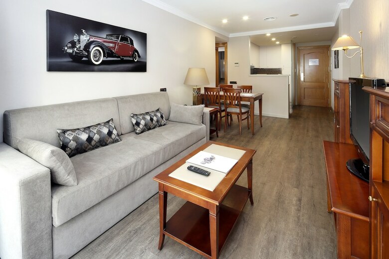 Hotel Apartament-restaurant Hispanos 7 Suiza