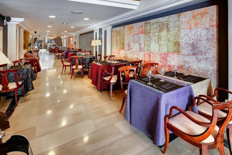 Hotel Apartament-restaurant Hispanos 7 Suiza