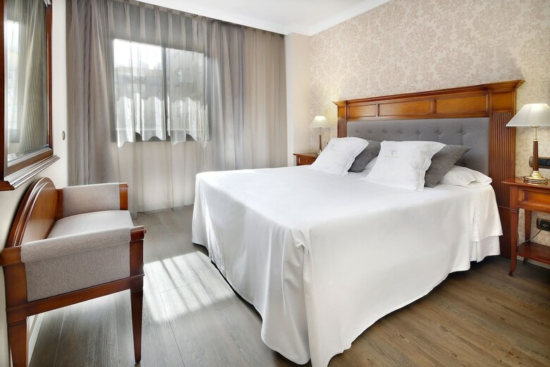 Hotel Apartament-restaurant Hispanos 7 Suiza