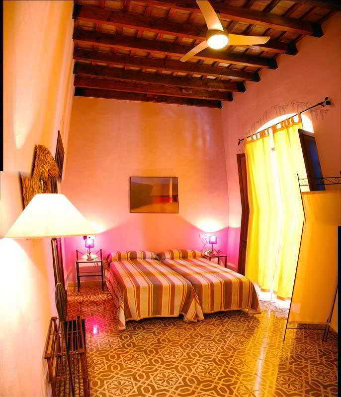 Albergue Casa Puerta Del Sol (.)