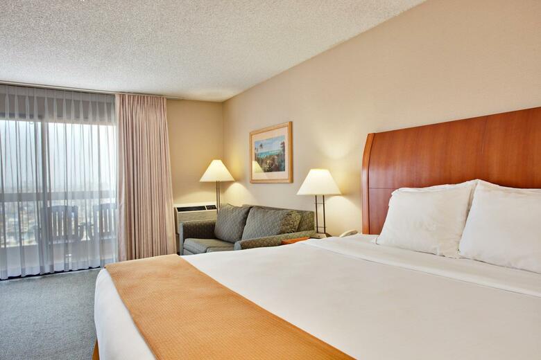 Holiday Inn Express Hotel & Suites Ventura Harbor