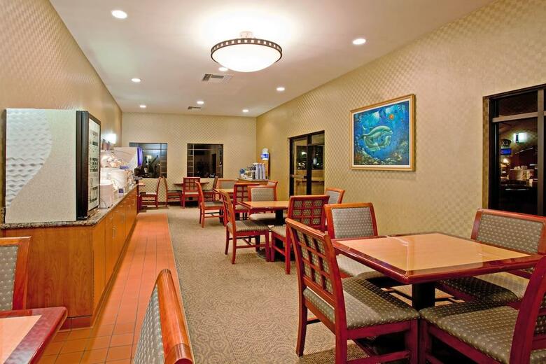Holiday Inn Express Hotel & Suites Ventura Harbor