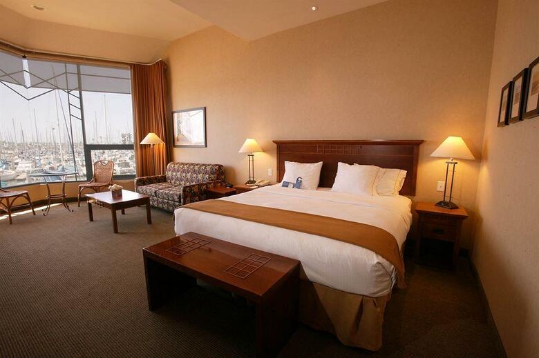 Holiday Inn Express Hotel & Suites Ventura Harbor