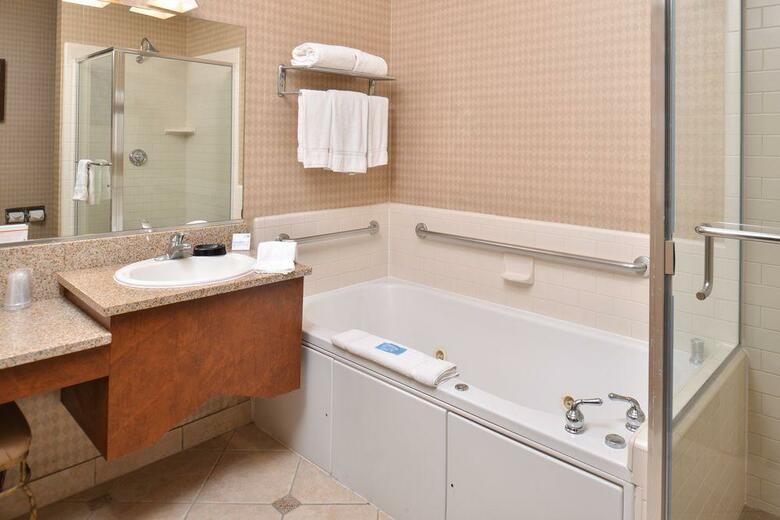 Holiday Inn Express Hotel & Suites Ventura Harbor