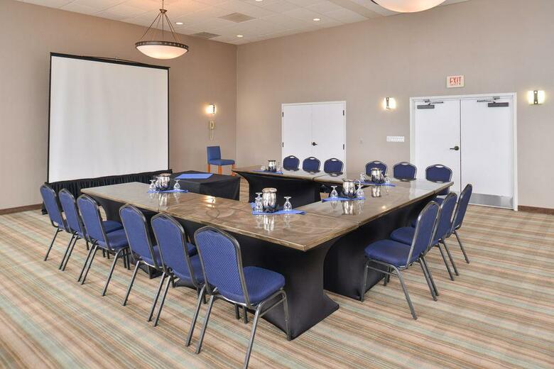 Holiday Inn Express Hotel & Suites Ventura Harbor